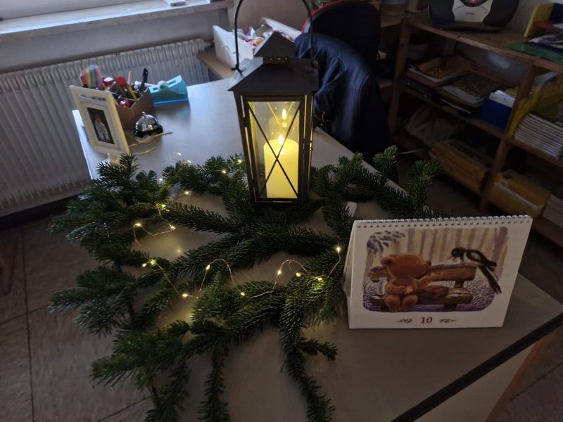 2 Schule Weihnachtsbasteln