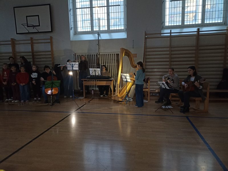 Abschlusssingen in der Turnhalle_1