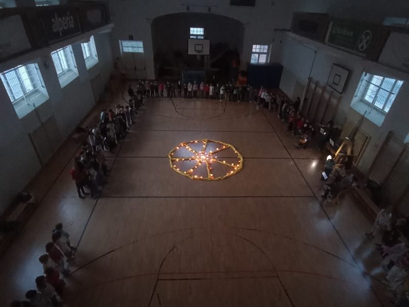 Abschlusssingen in der Turnhalle_2