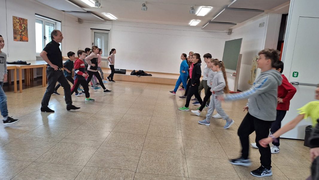 Volkstanz 4AR und 4BR - 9